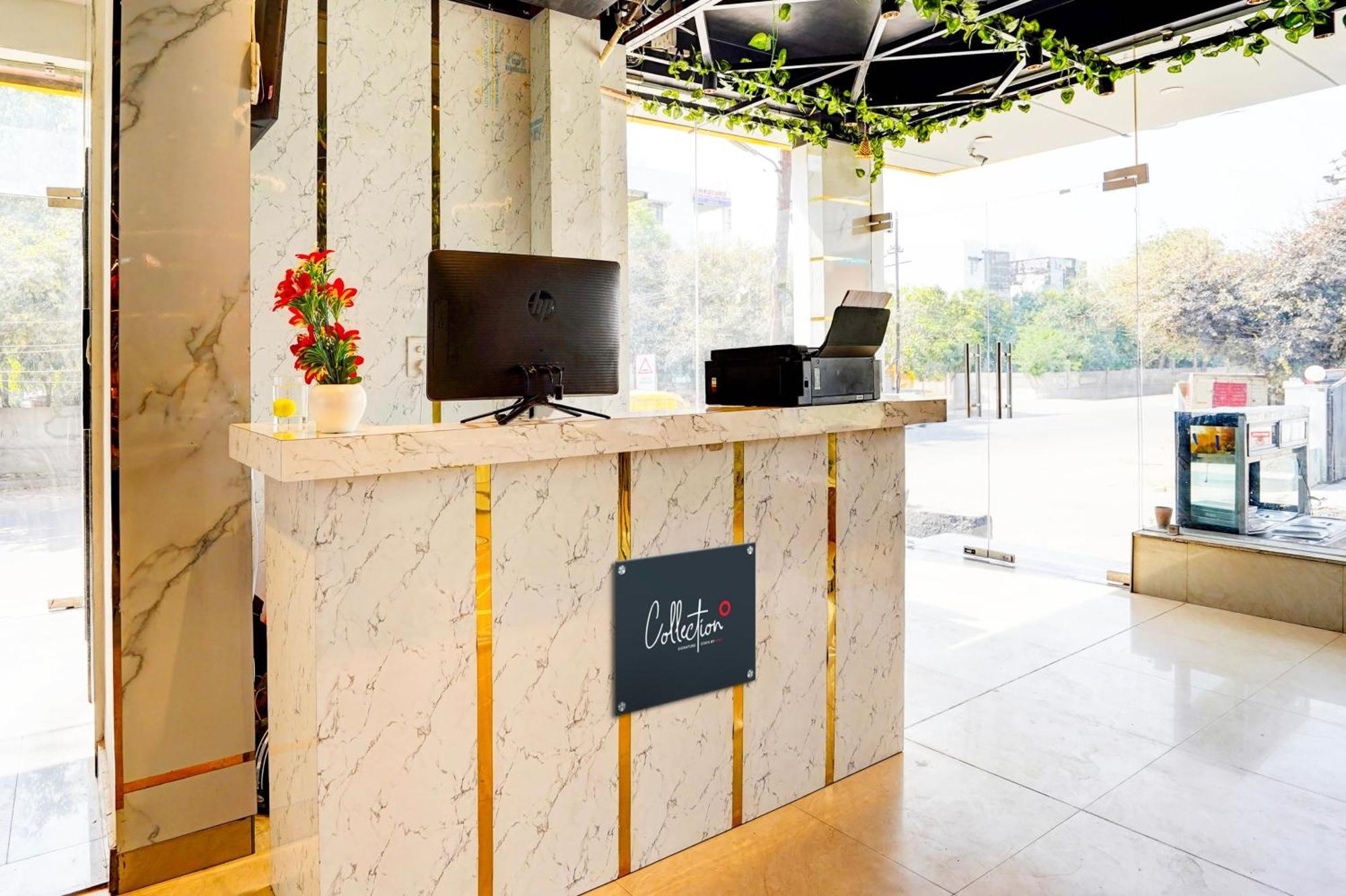 Collection O Apple Tree Hotel Noida Ngoại thất bức ảnh